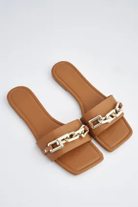 Harlow Statement Chain Flat Sandal in Camel